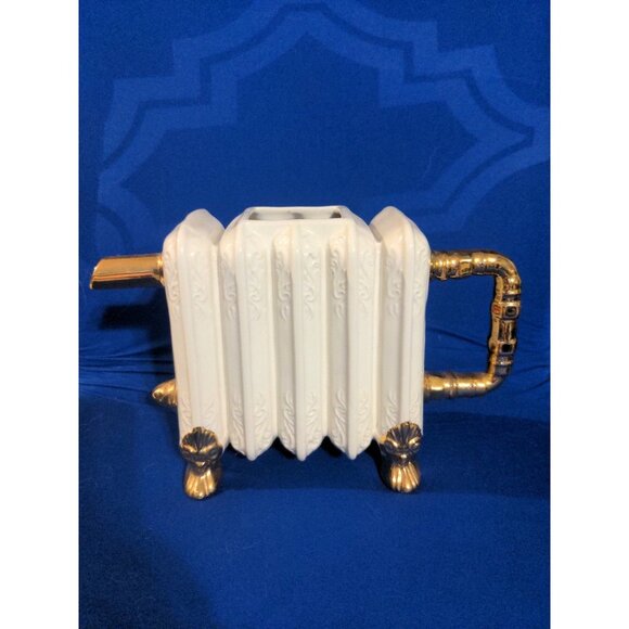 Swineside Trapottery Radiator Teapot - Picture 3 of 12